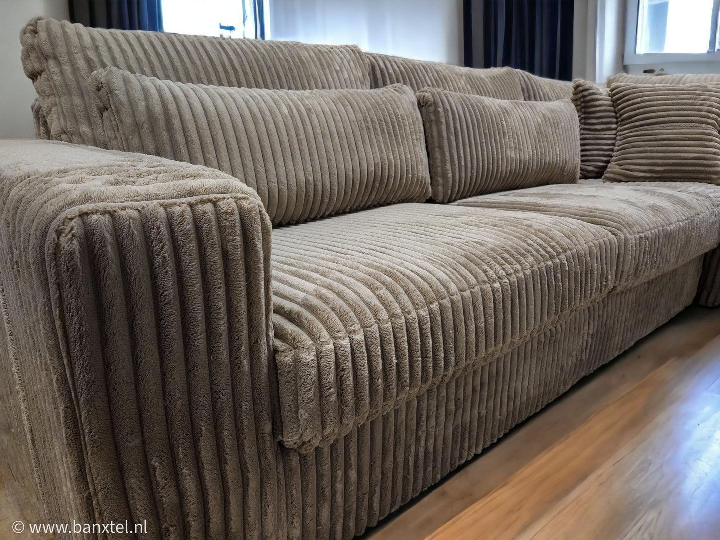 Mega Taupe Fluweel Ribstof Luxe Hoekbank - BanxteL - 2dehandse Bankstellen