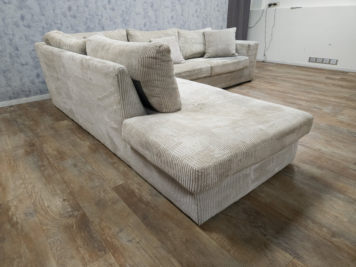 Mooi Groot Beige Ribstof Hoekbank