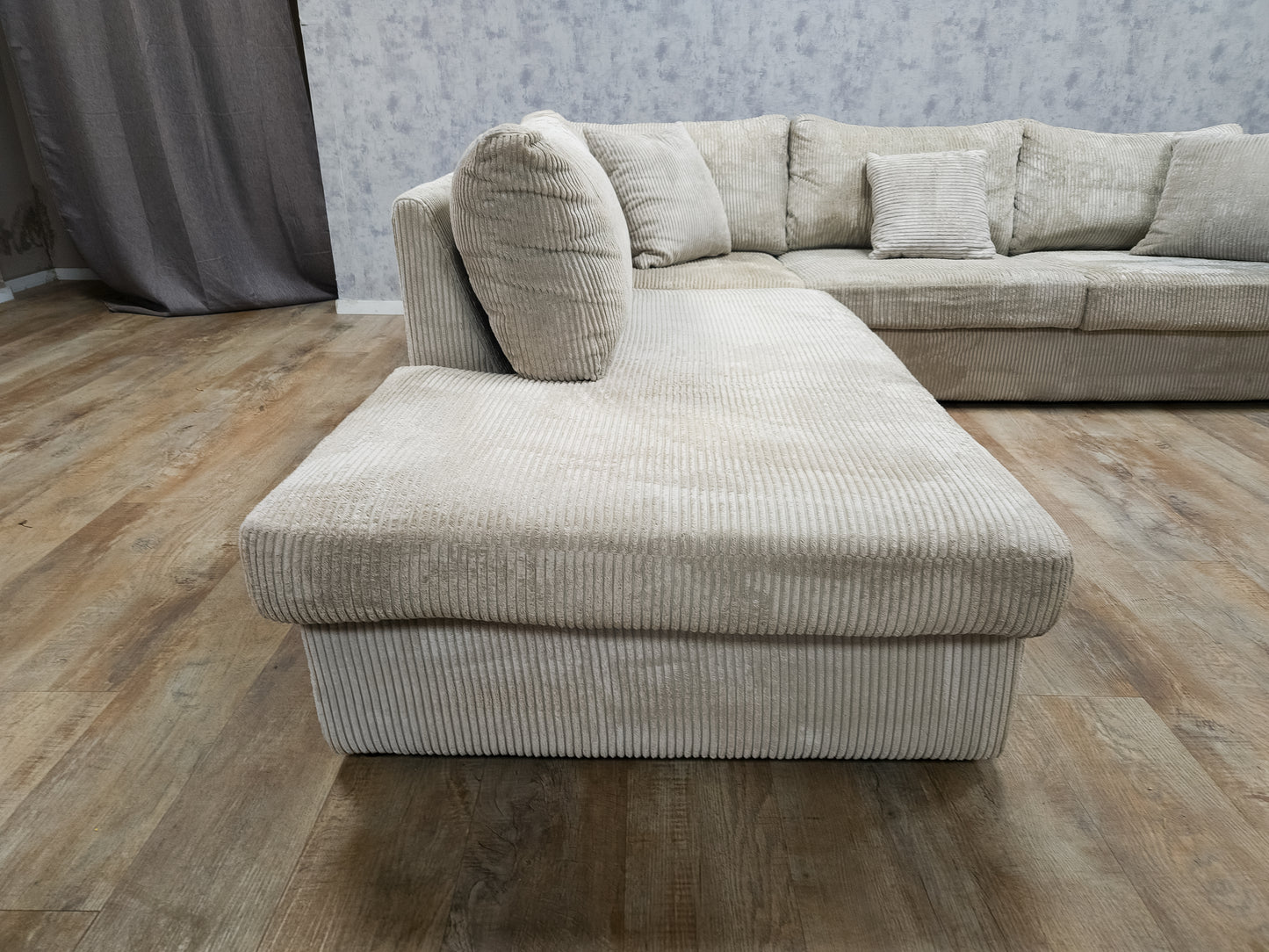 Mooi Groot Beige Ribstof Hoekbank