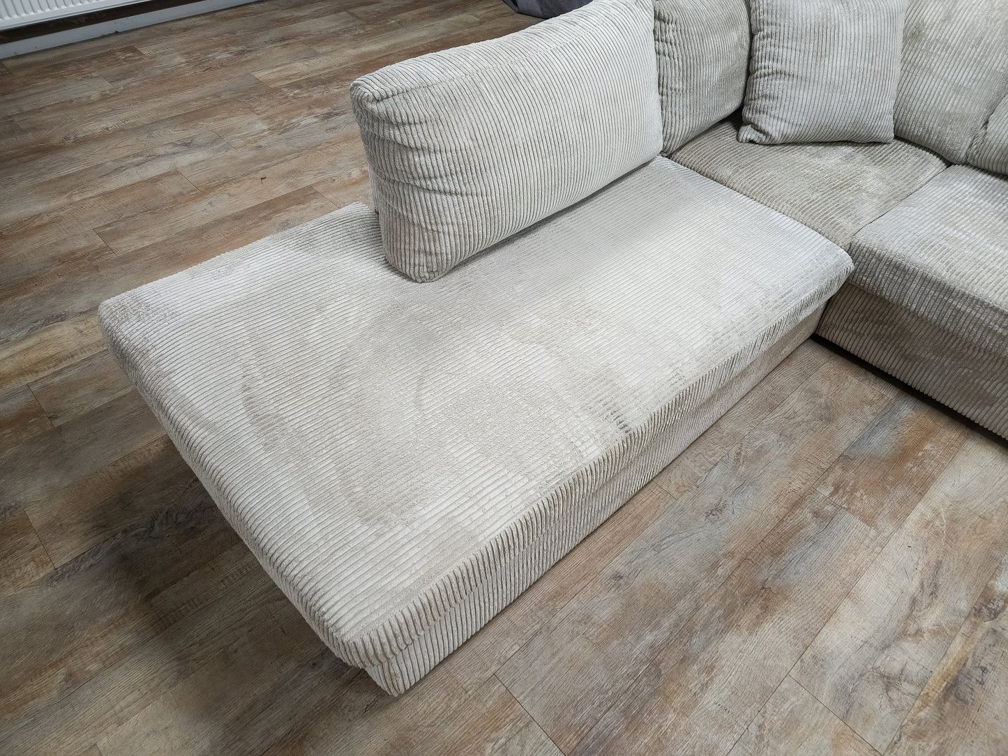 Mooi Groot Beige Ribstof Hoekbank