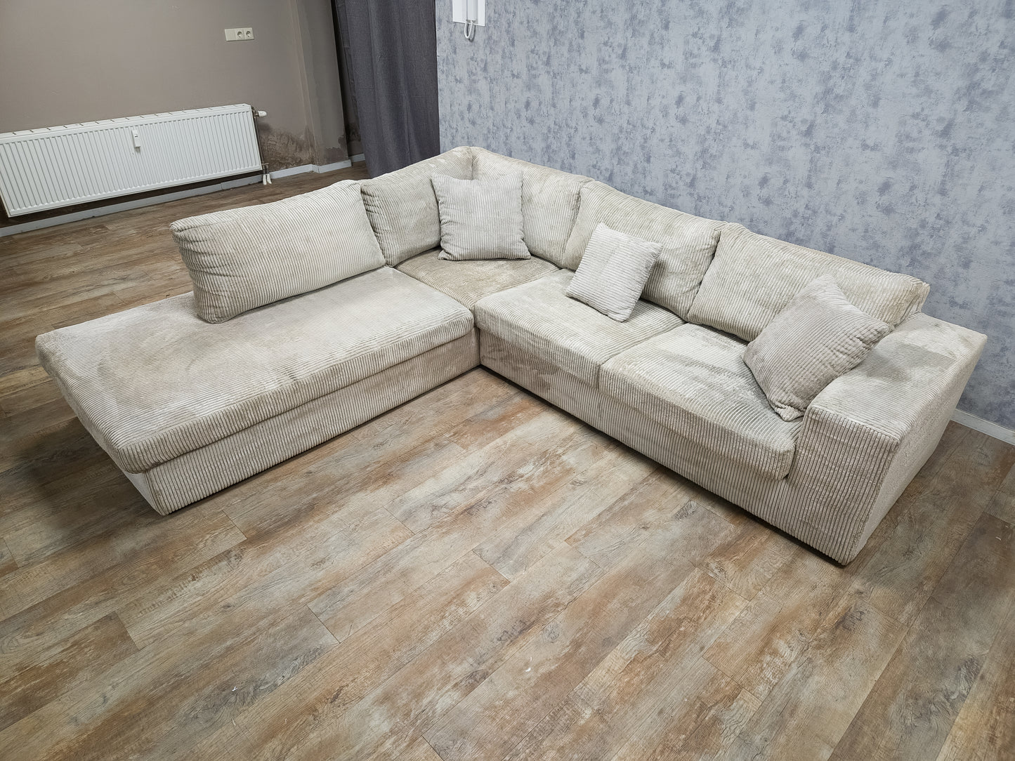 Mooi Groot Beige Ribstof Hoekbank