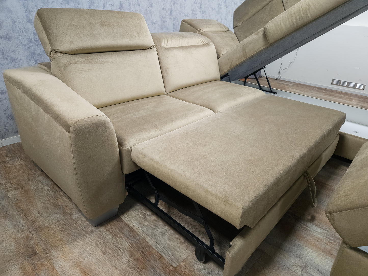 Z.G.A.N Taupe Velvet Multifunctionele Hoekbank - BanxteL - 2dehandse Bankstellen