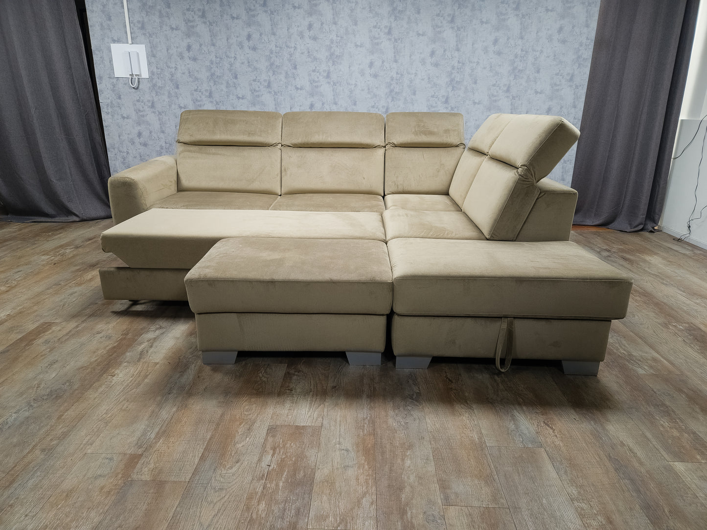 Z.G.A.N Taupe Velvet Multifunctionele Hoekbank - BanxteL - 2dehandse Bankstellen