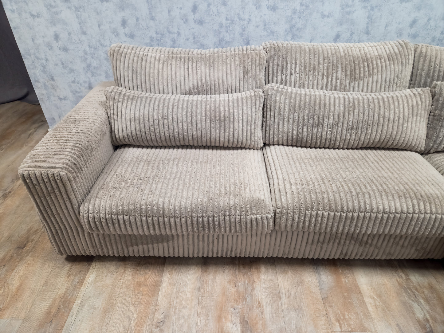 Z.G.A.N Groot Taupe RIBSTOF Hoekbank