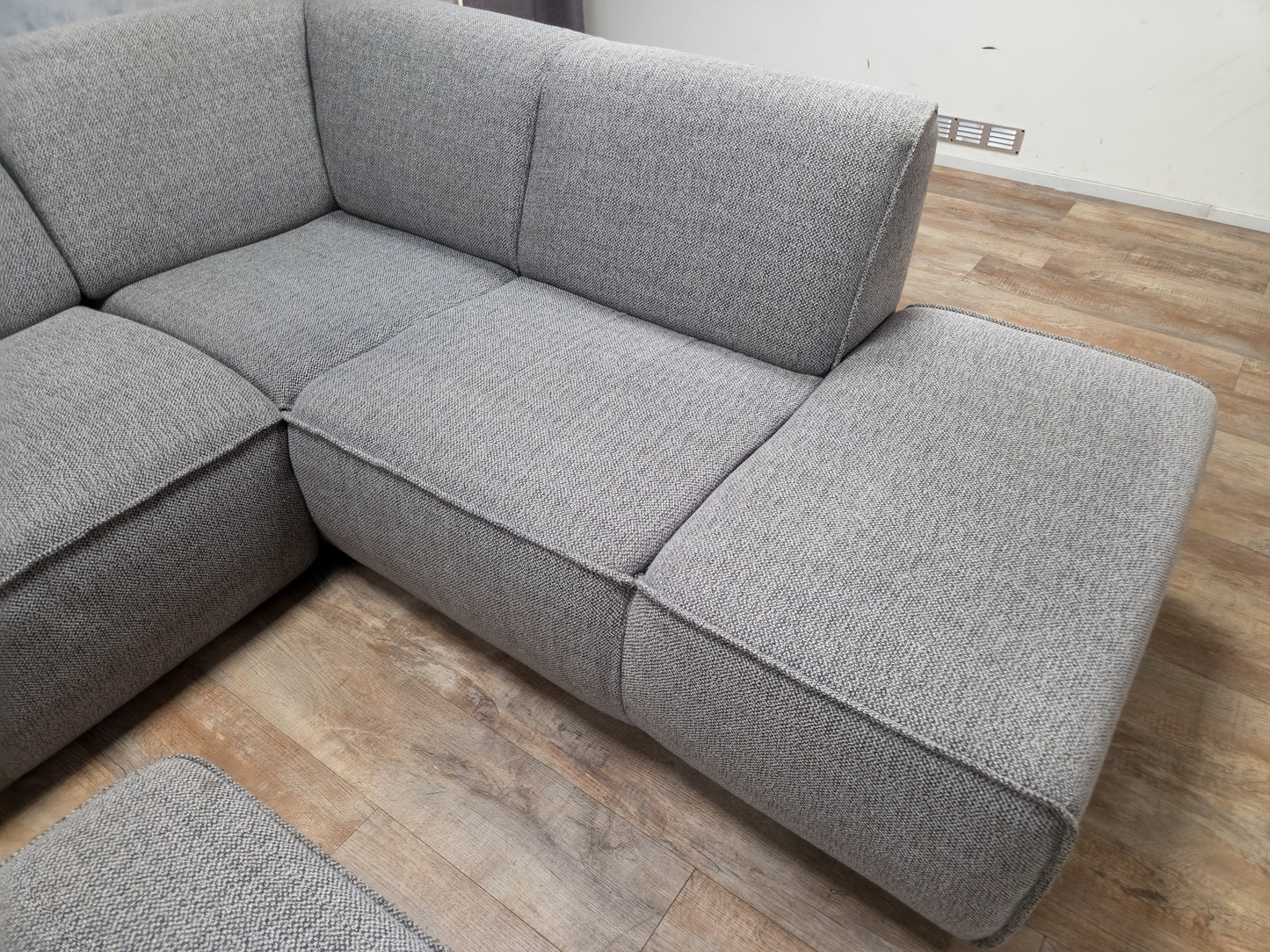 Mooi Grijs Hoekbank met Hocker