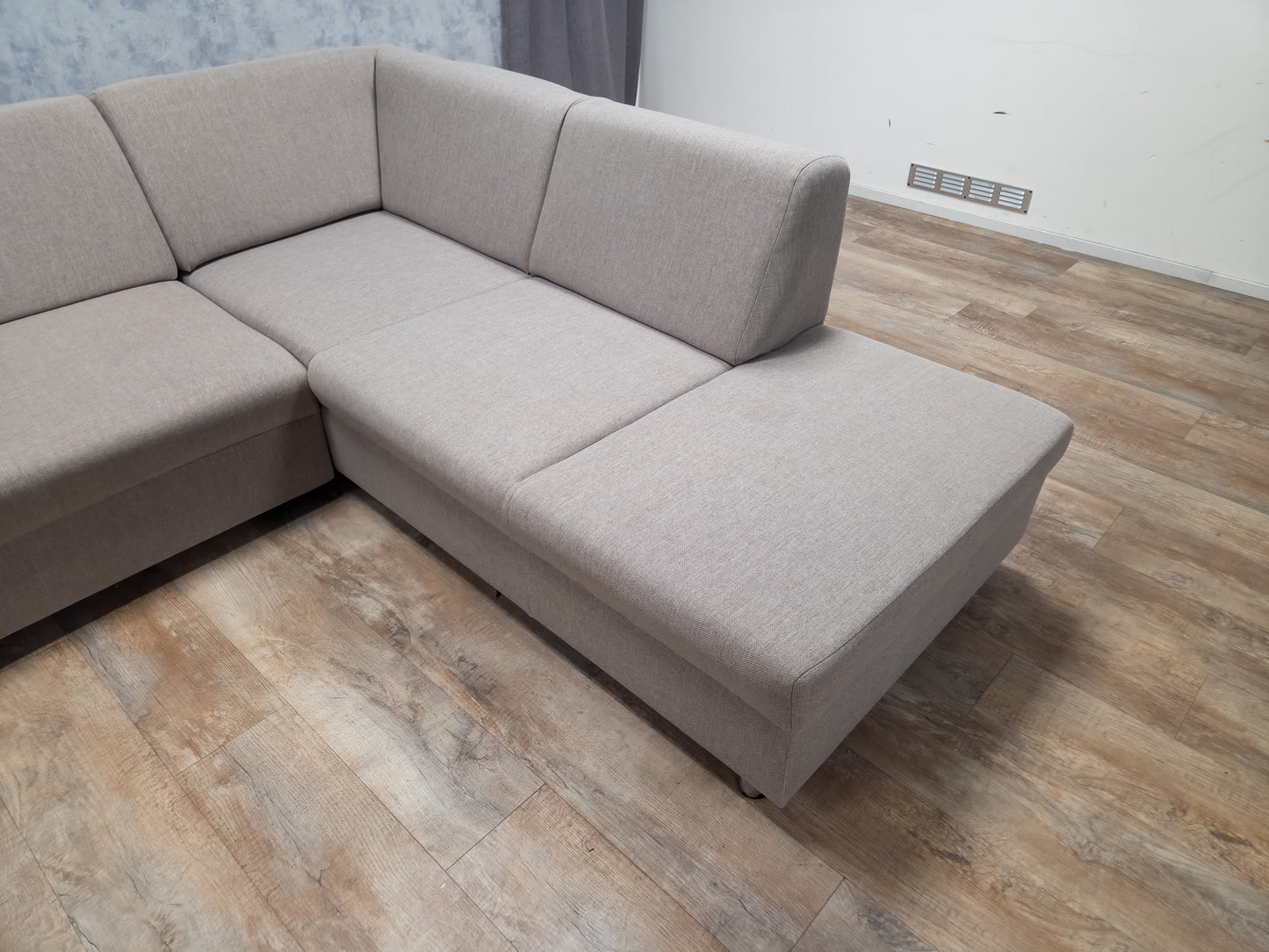 Prachtig Taupe Kleur Hoekbank