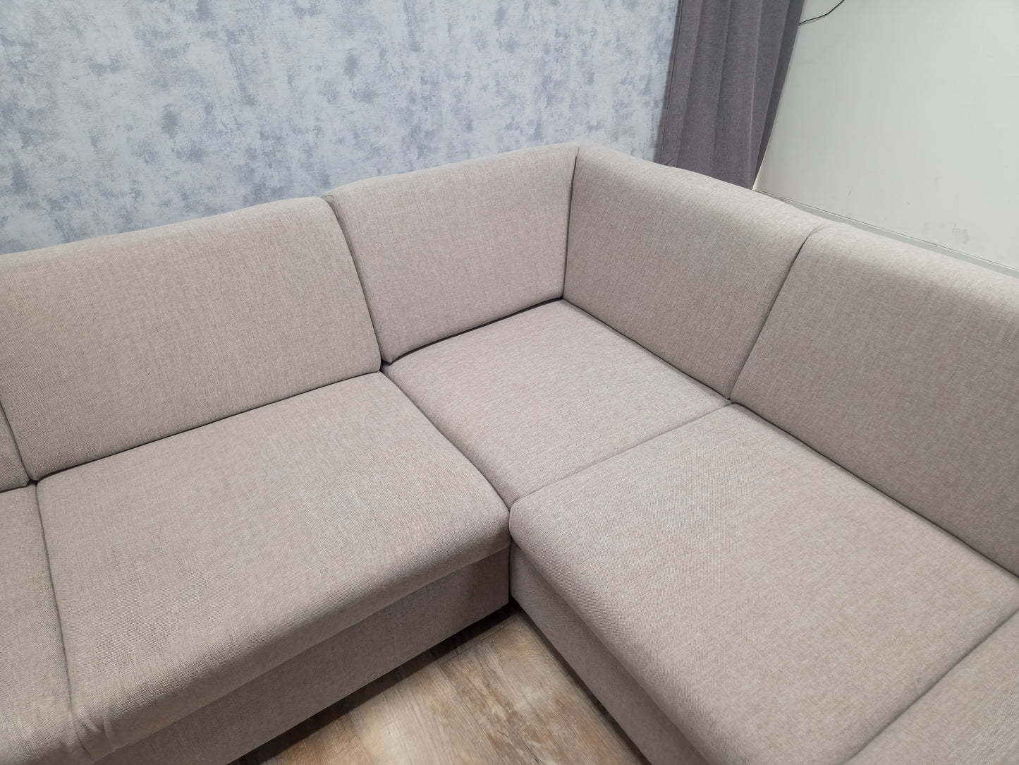Prachtig Taupe Kleur Hoekbank