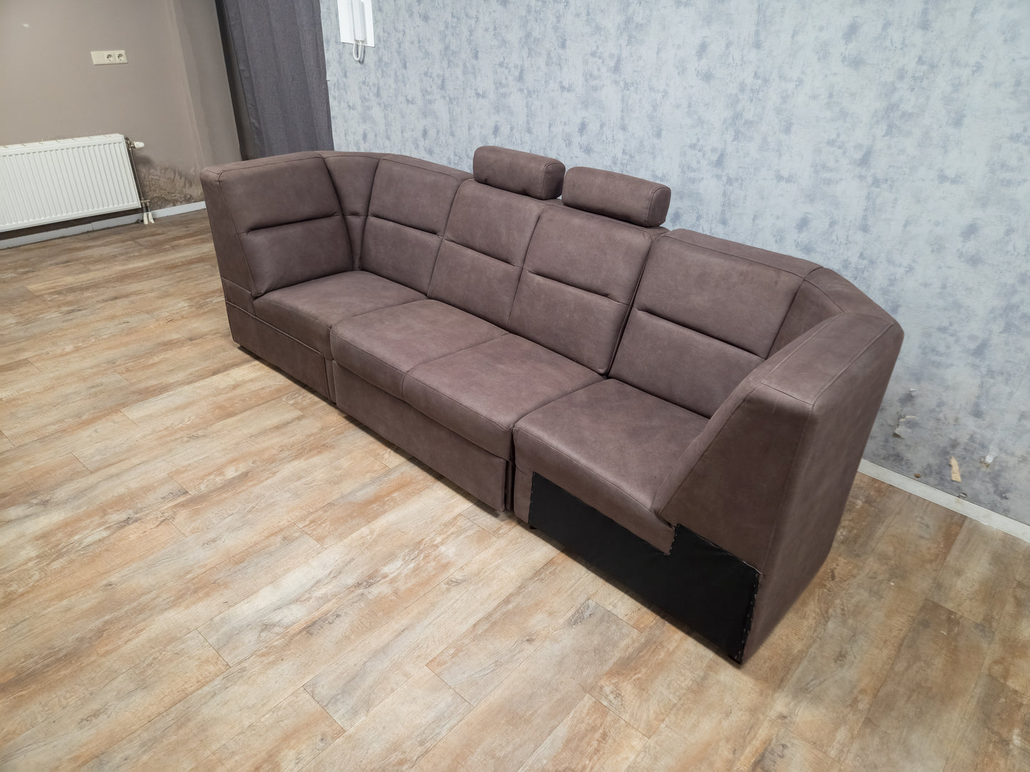 (Nieuwe) Mooie Bruine Rechte Bank - met Opberglade en Hoofdsteunen