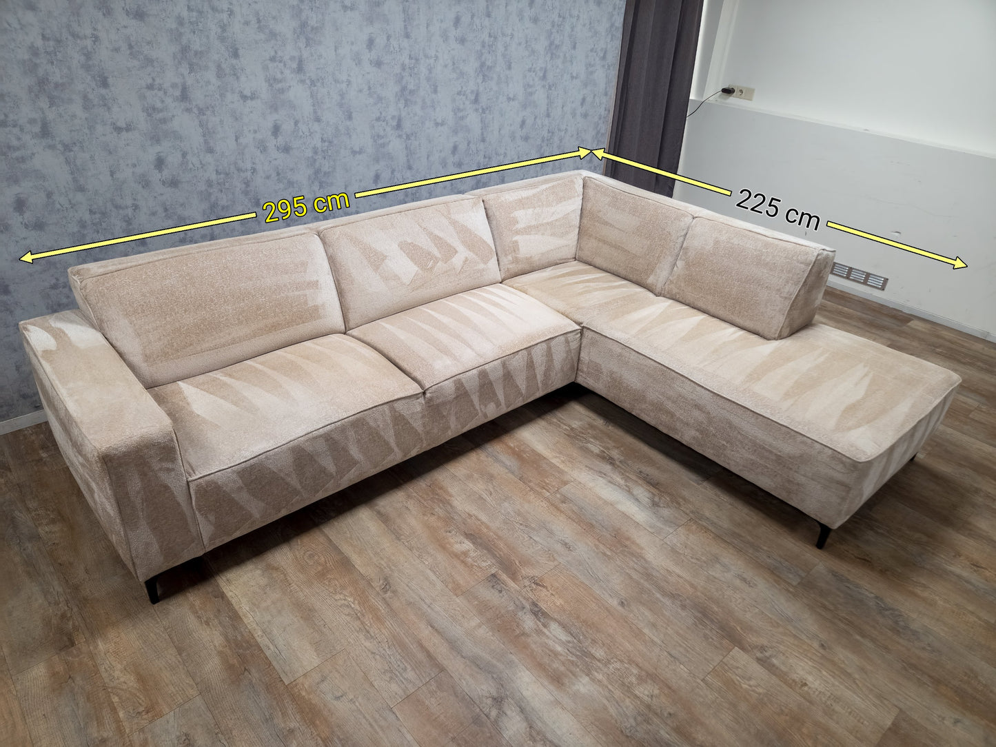 Groot Beige Hoekbank – Elegant Design met Luxe Zitcomfort