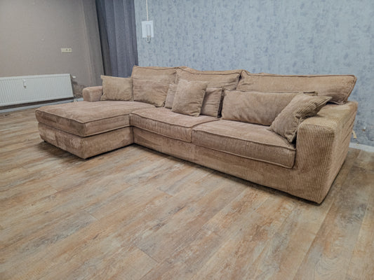 Mooi Taupe Kleur Ribstof Hoekbank