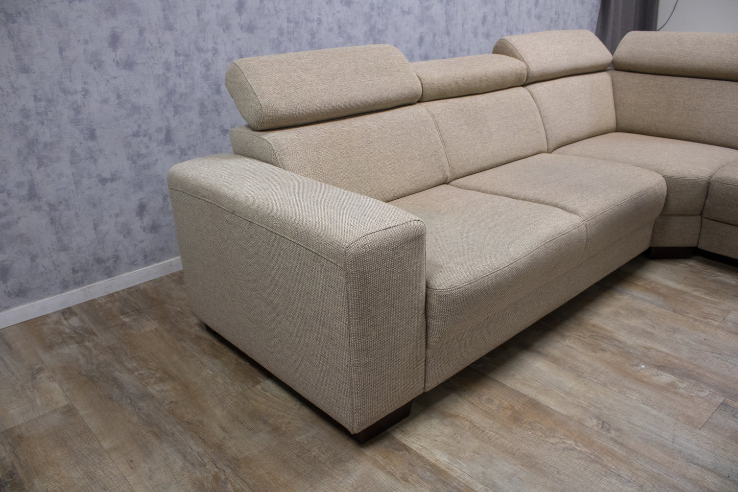 Mooie Groot Beige Hoekbank - BanxteL - 2dehandse Bankstellen