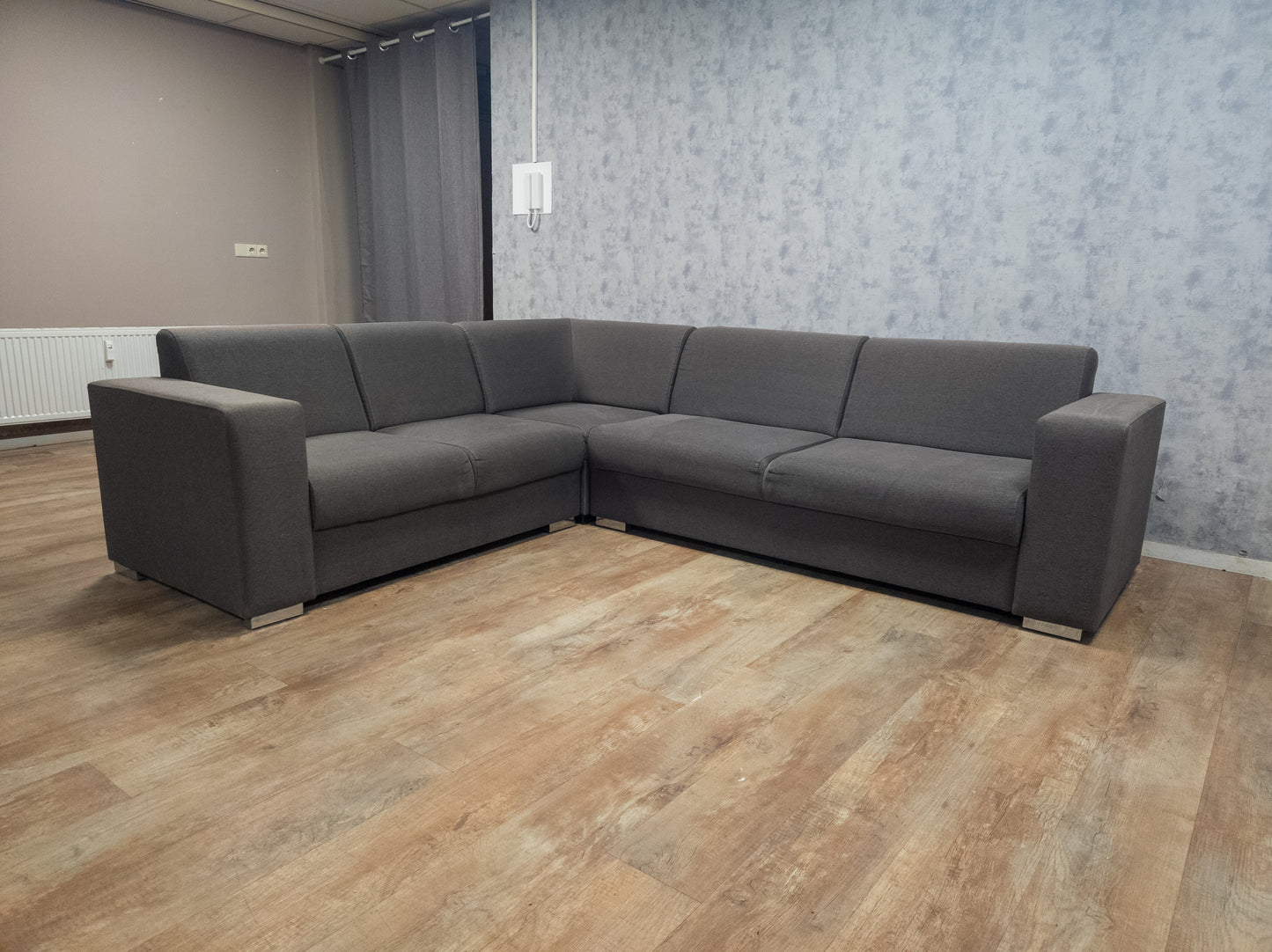 Mooi Groot Antraciet Hoekbank - BanxteL - 2dehandse Bankstellen