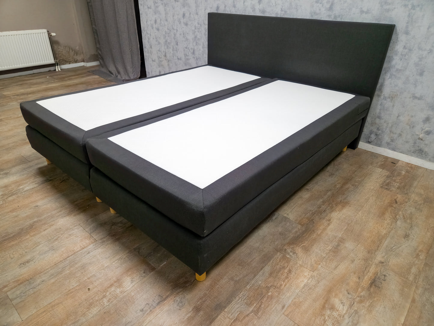 Zeer Mooi Antraciet Boxpring Bed | 180X200