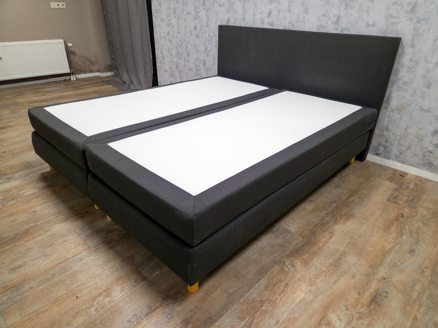 Zeer Mooi Antraciet Boxpring Bed | 180X200