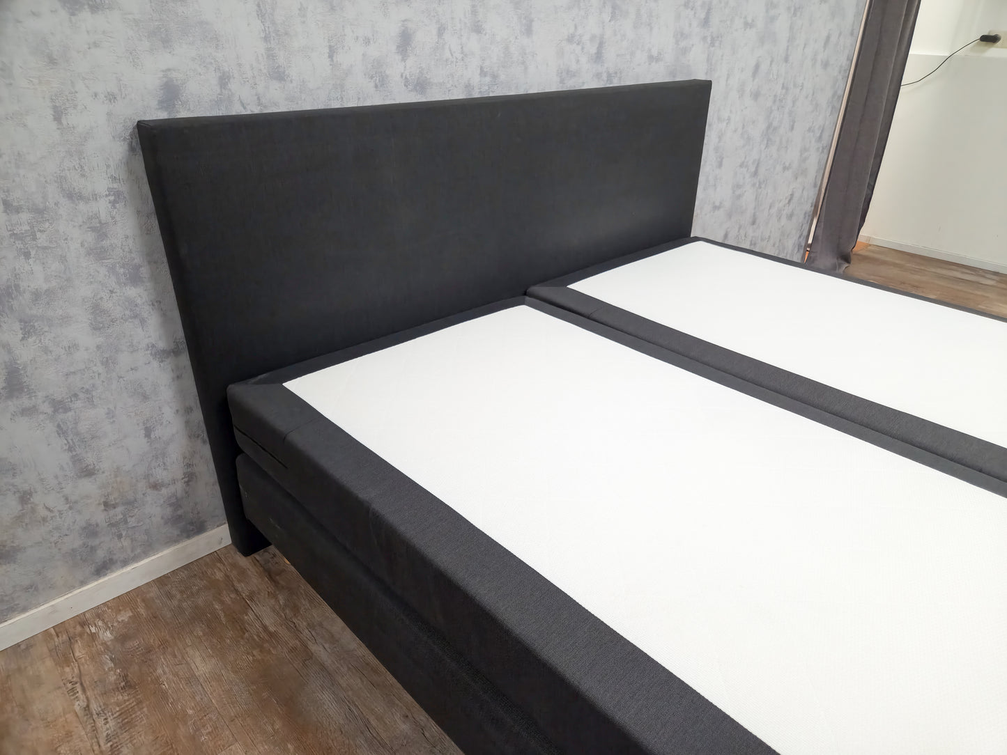 Zeer Mooi Antraciet Boxpring Bed | 180X200