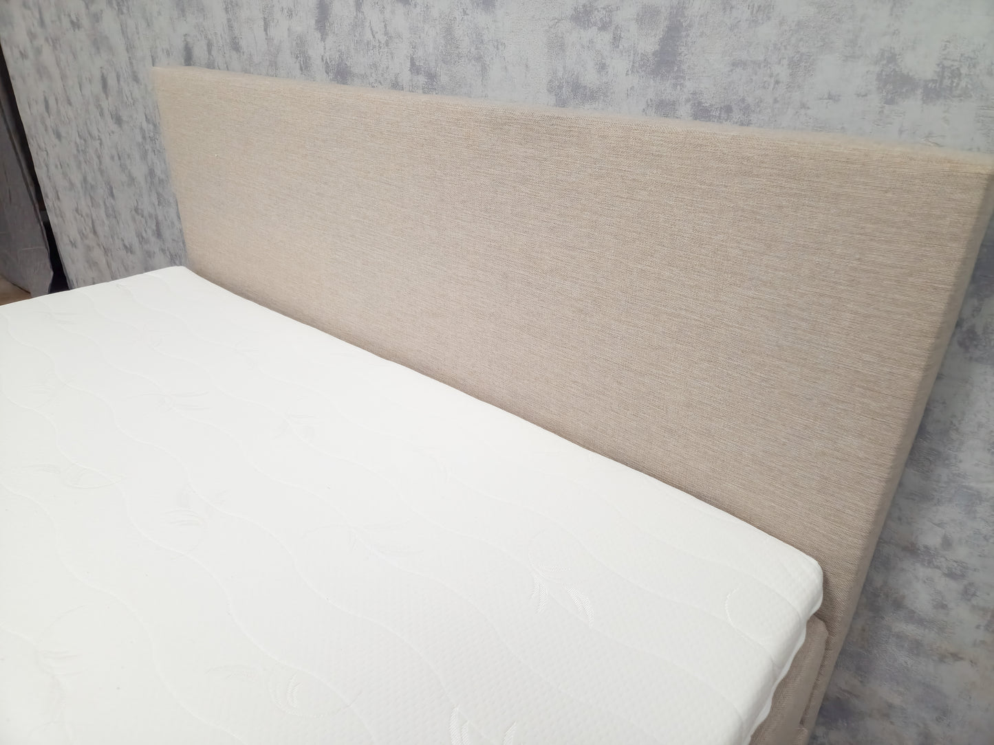 Zeer Mooi BEIGE Boxpring Bed met Topper | 160X200
