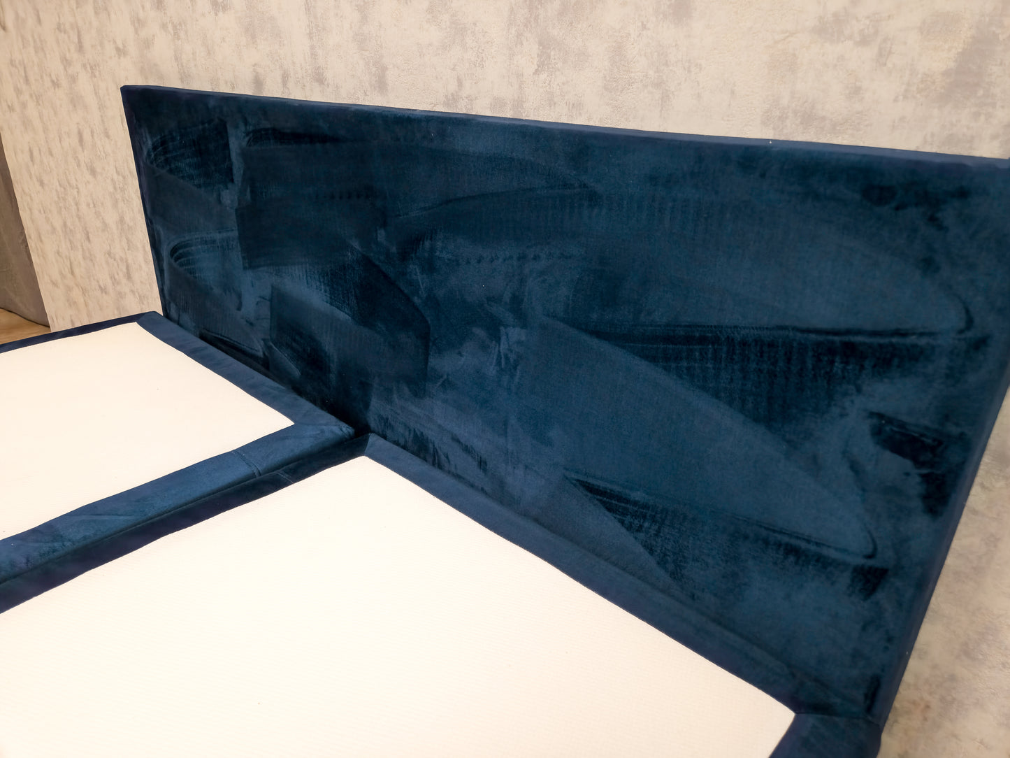 Zeer Mooi Blauwe Velvet Boxpring Bed | 180X200