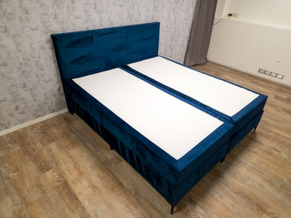 Zeer Mooi Blauwe Velvet Boxpring Bed | 180X200