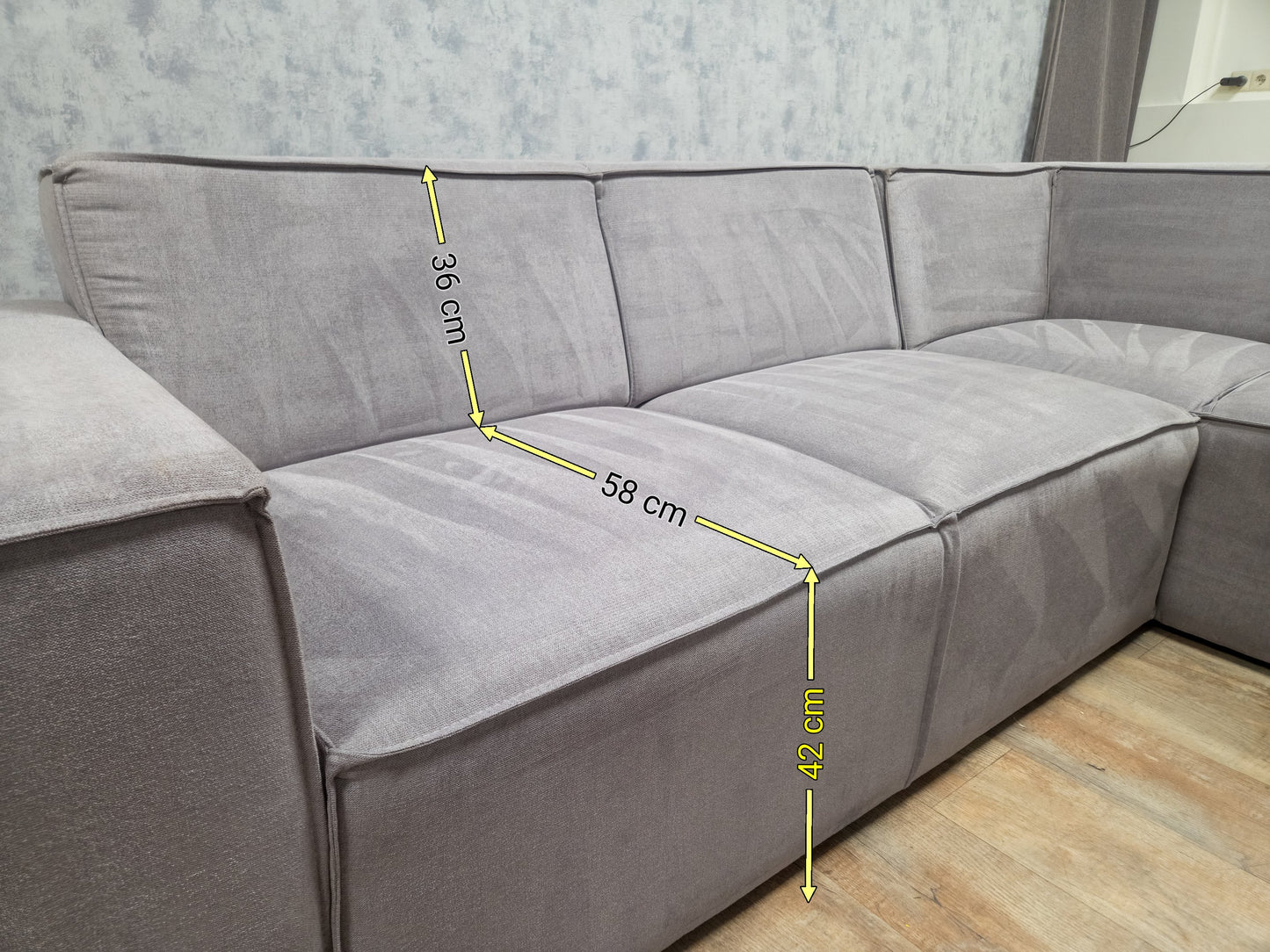 Grijze Rechterhoek Bank – 2e Hands Moderne Hoekbank voor Woonkamer