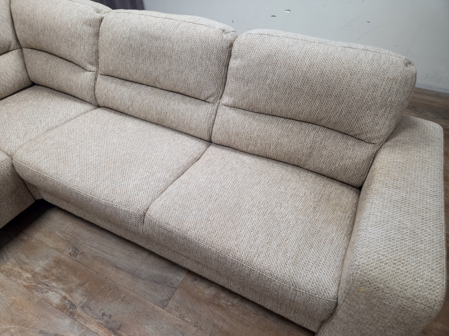 Grote Beige Hoekbank – Luxe Comfort voor de Woonkamer