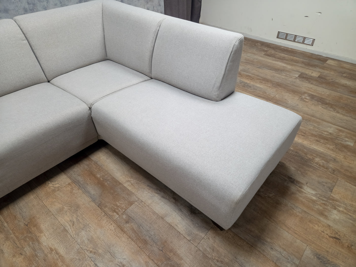 Wit HoekBank (2e Hands) – Luxe Comfort & Modern Design