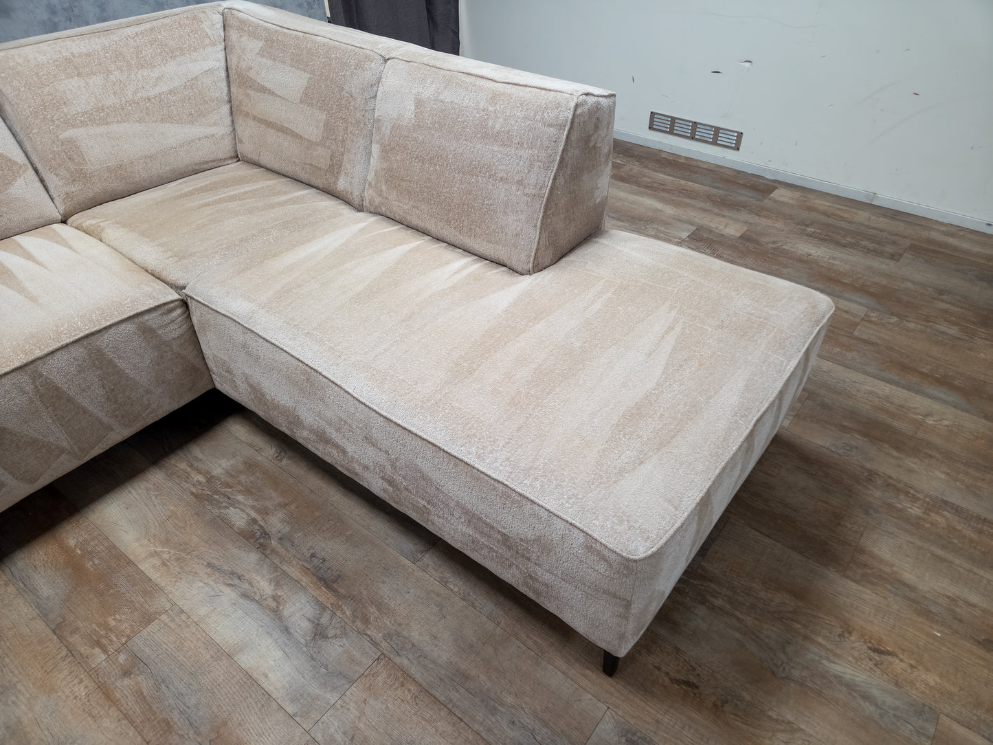 Groot Beige Hoekbank – Elegant Design met Luxe Zitcomfort