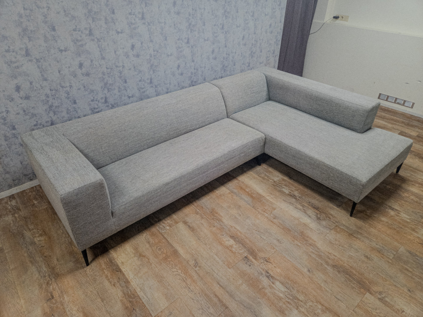Mooi Grijs Hoekbank van KOONZO