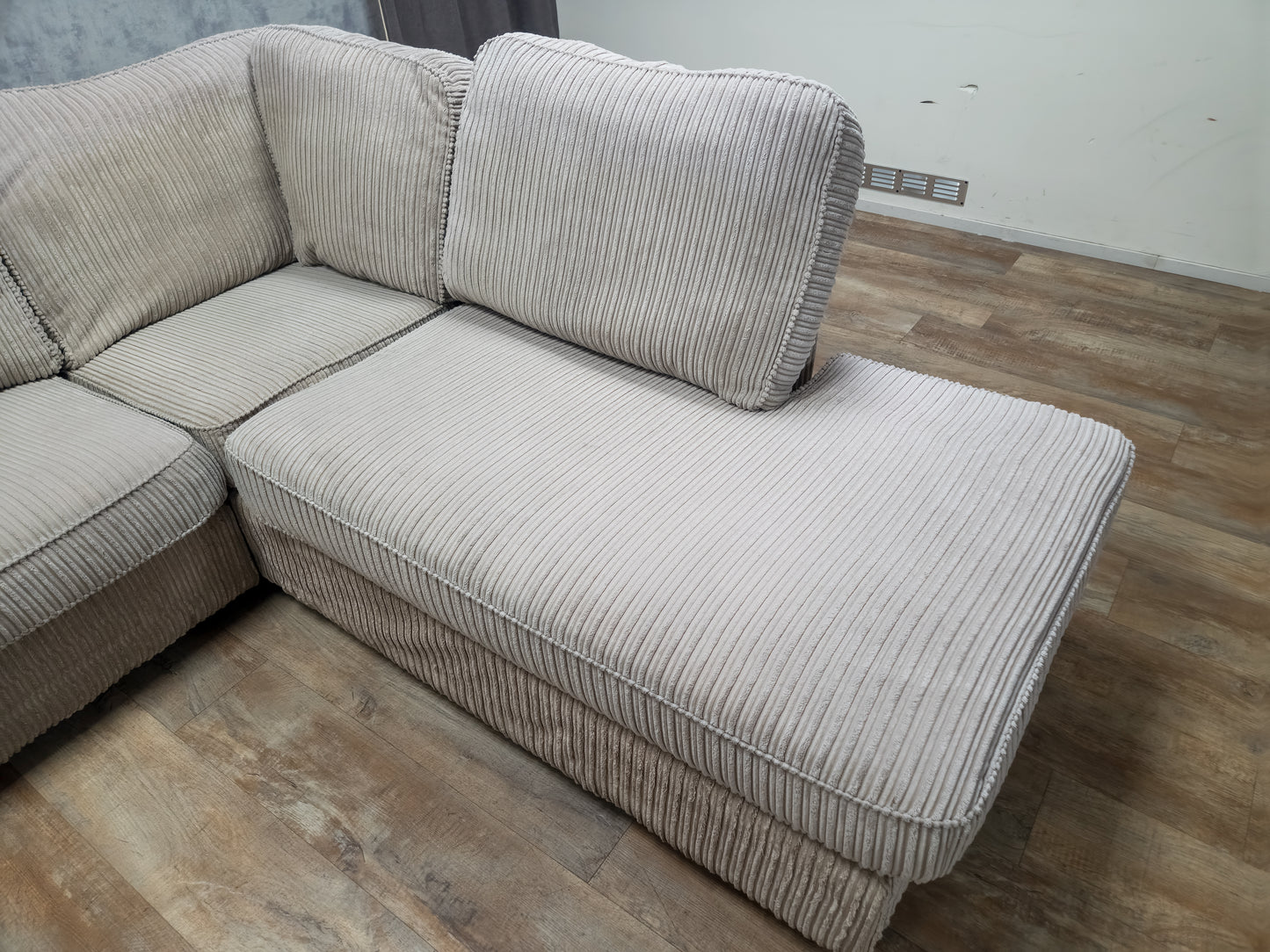 Zeer Mooi Beige Ribstof Hoekbank