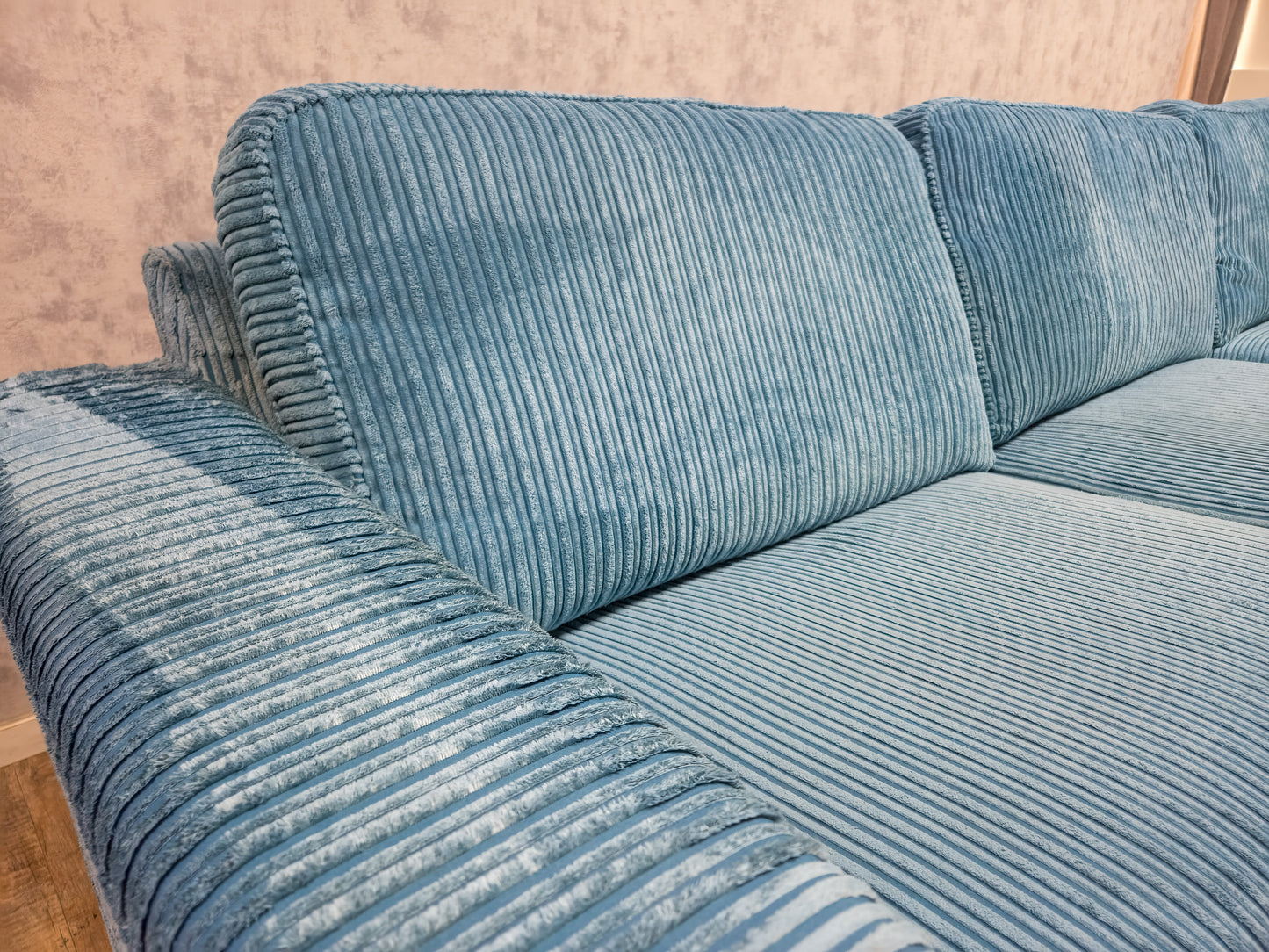 Prachtig Blauwe Ribstof Hoekbank