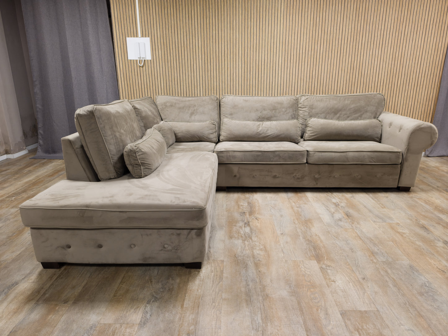 PRACHTIGE LUXE TAUPE SUEDE Hoekbank - NIEUWESTAAT !!!!