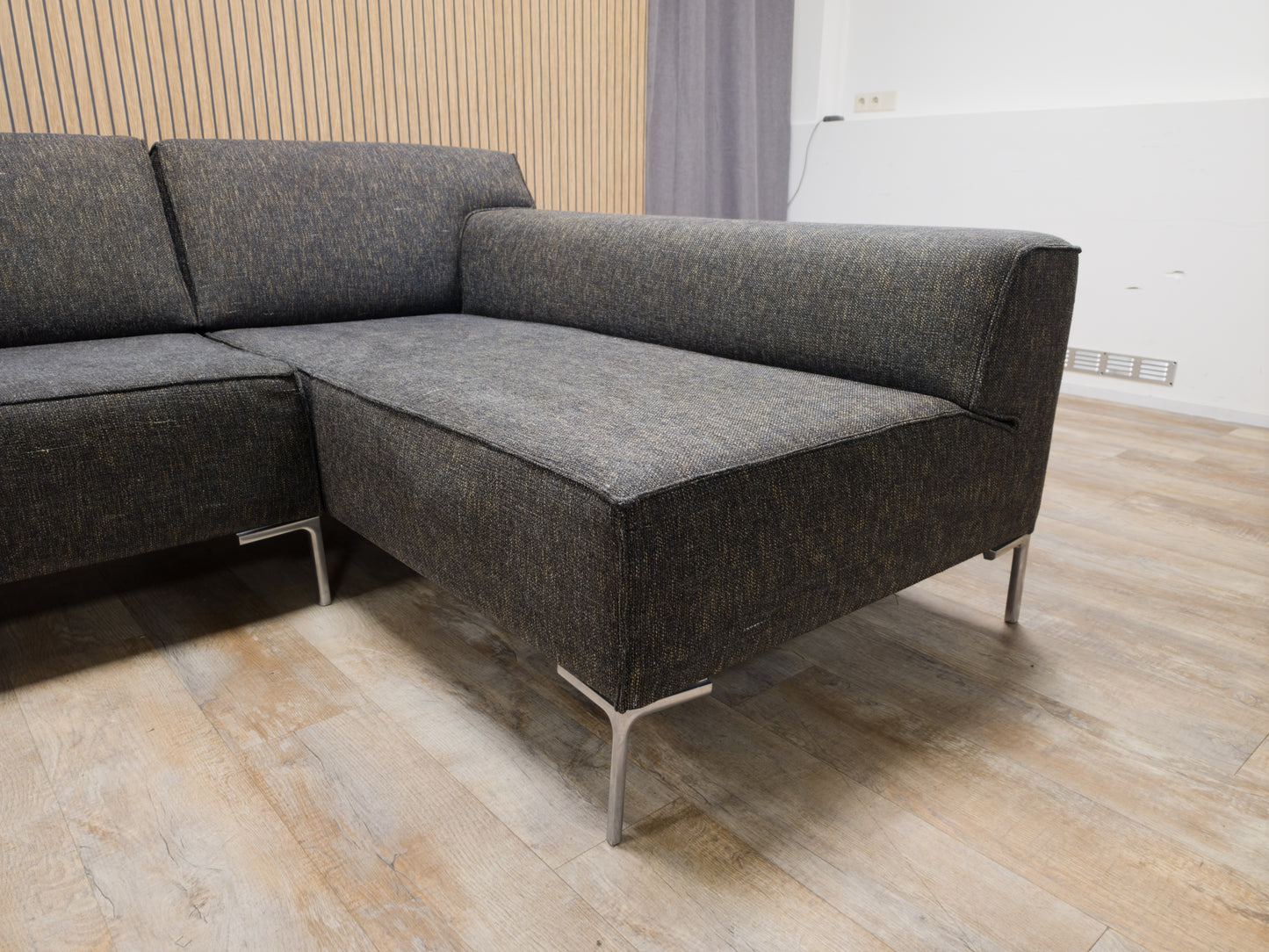 Zeer Mooie BRUIN ANTRACIET Hoekbank van DESIGN ON STOCK BLOQ