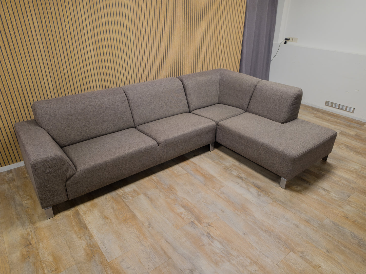 Zeer Mooi Taupe Kleur Hoekbank