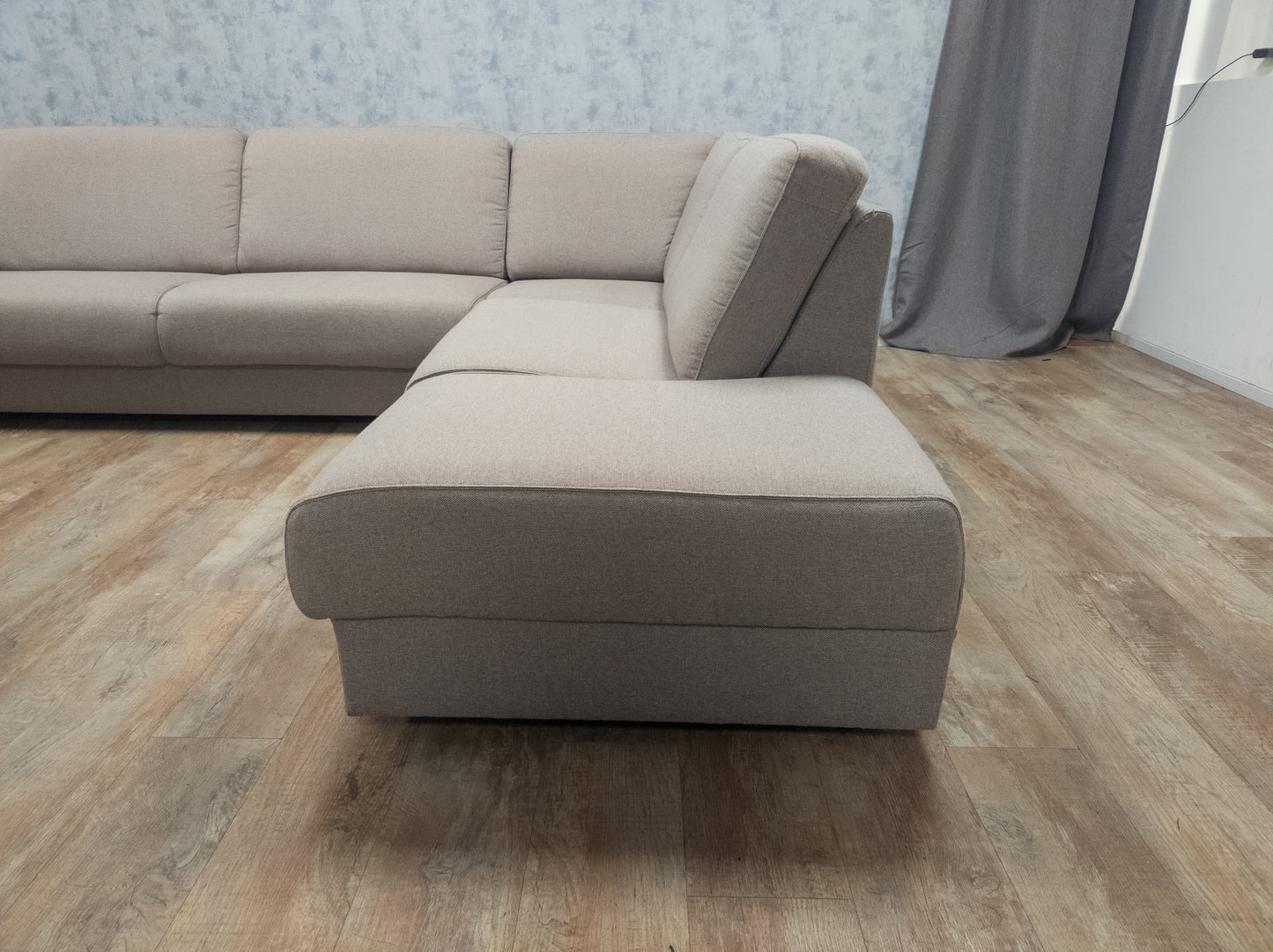Zeer Mooi Licht Taupe Hoekbank van H&H