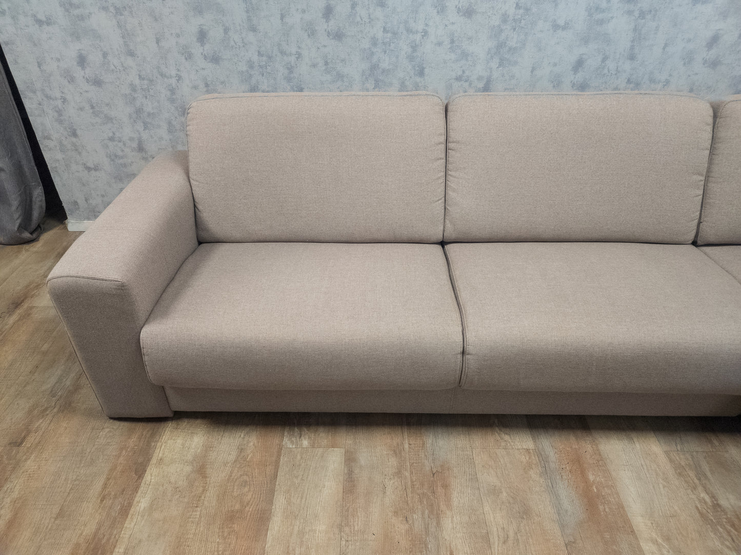Zeer Mooi Licht Taupe Hoekbank van H&H