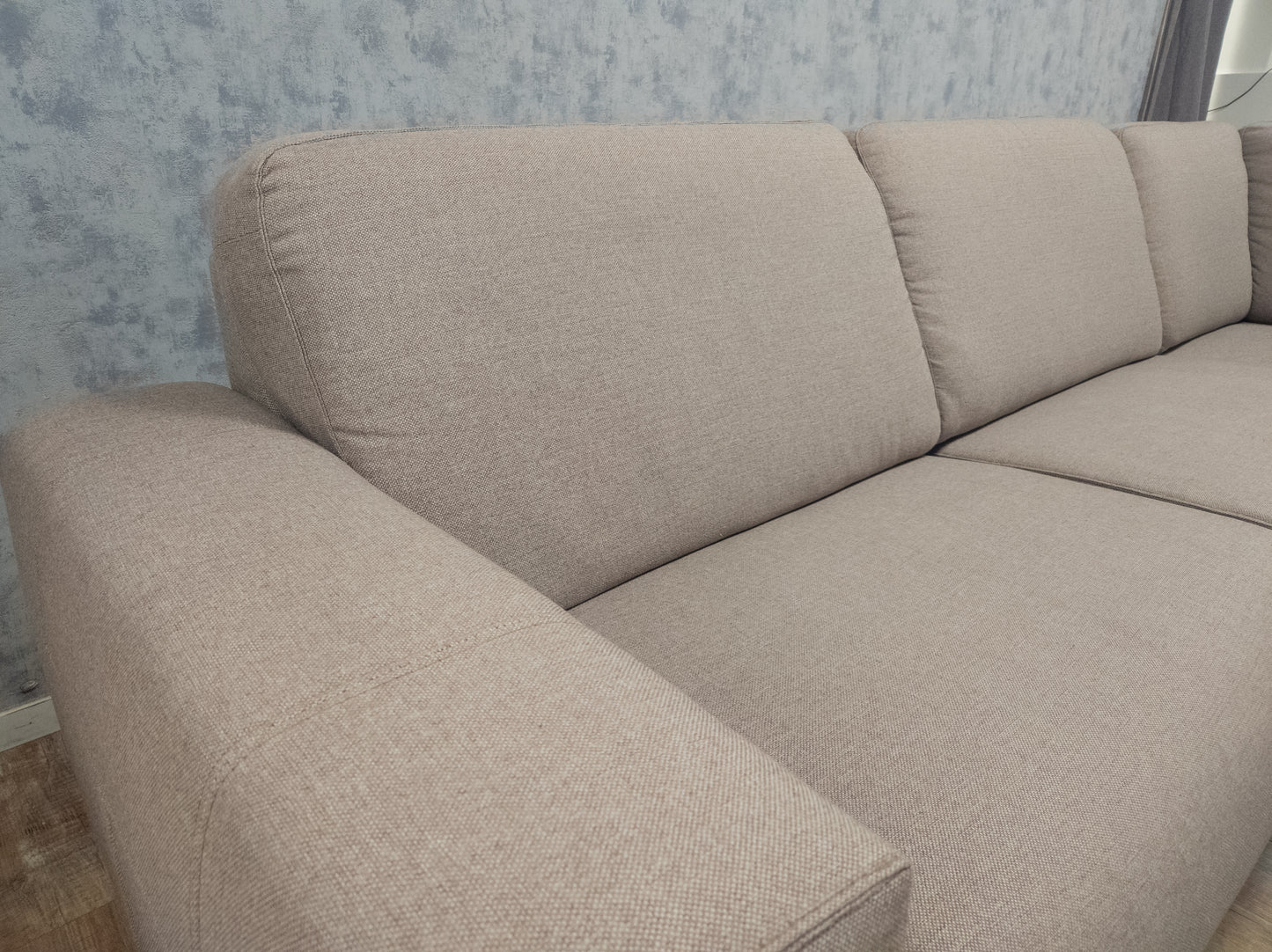 Zeer Mooi Licht Taupe Hoekbank van H&H